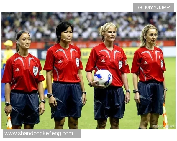 前阿森纳球员埃曼纽尔重返赛场展现不凡实力与激情